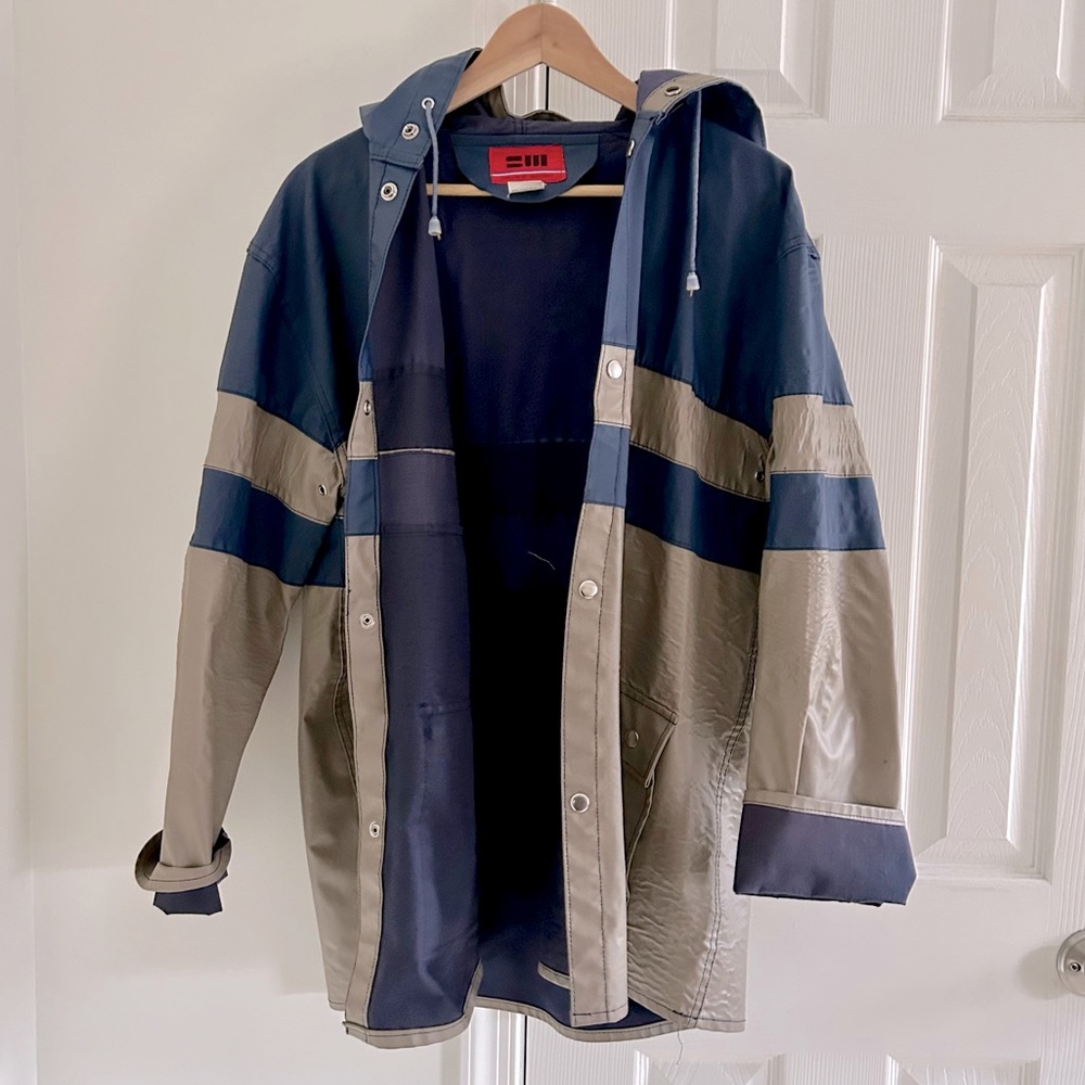 Vintage 1970s Shellwear Industries Rain Coat.